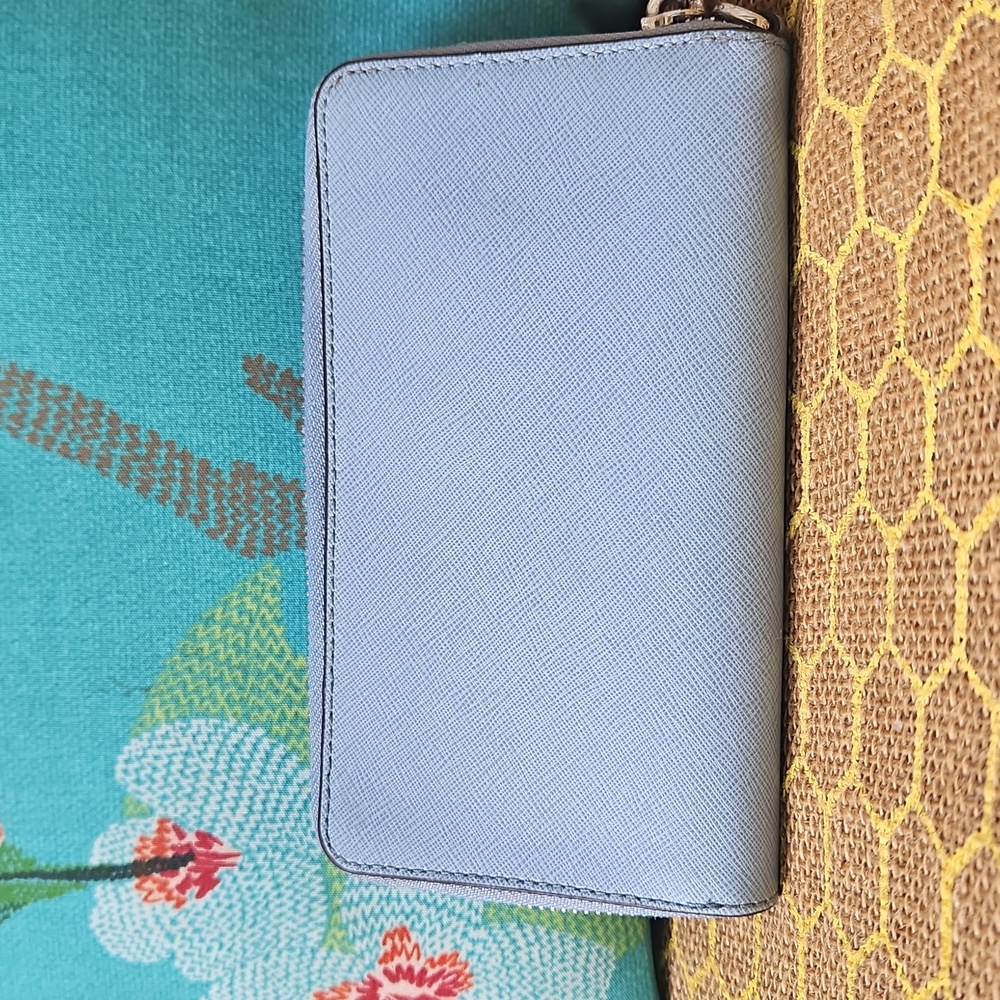 Michael Kors Pale Blue Jet Set Wallet - Picture 5 of 7